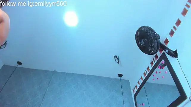 emilyy_r's Live XXX Chat