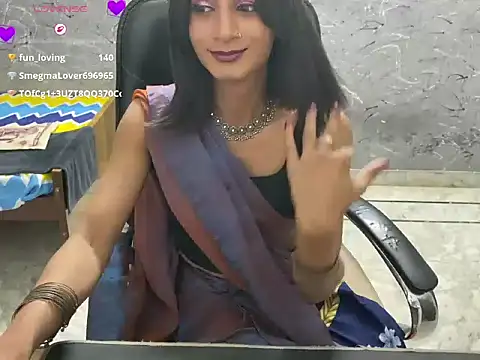 LuvLayla XXX чат на живо