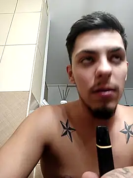 robertmrn112 Adlı Modelin Canlı XXX Sohbeti