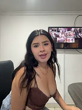 צ'אט XXX בשידור חי של SaraBraun_