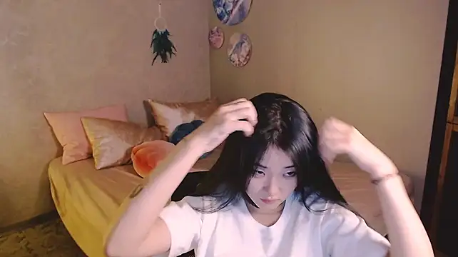 YunaYves' Live XXX Chat