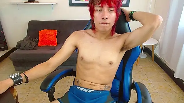 adriaan_18 Adlı Modelin Canlı XXX Sohbeti