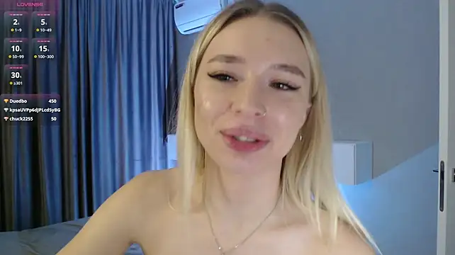 Emily_Hartt's Live XXX Chat