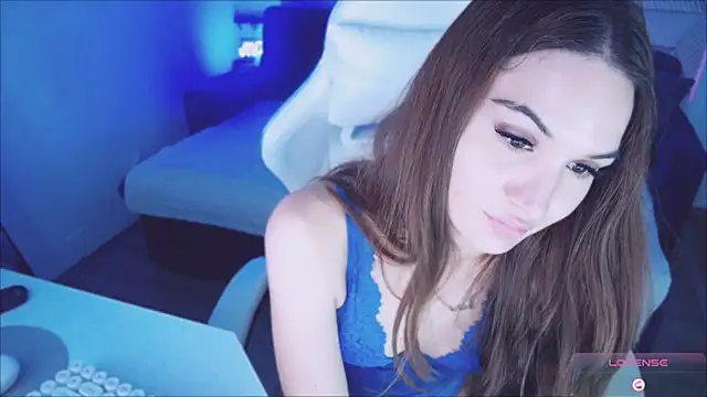 צ'אט XXX בשידור חי של AmbraEnms