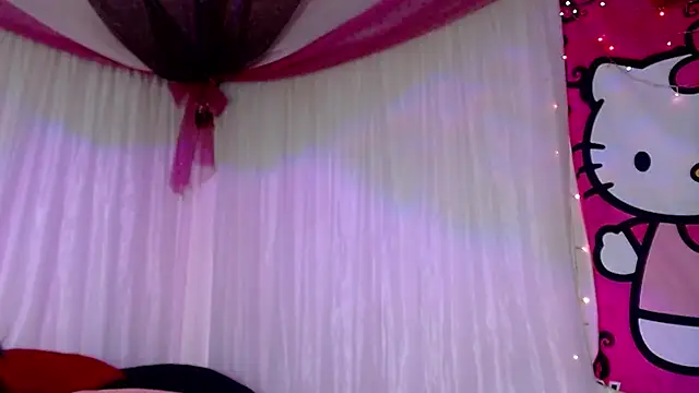 YaraLeon's Live XXX Chat
