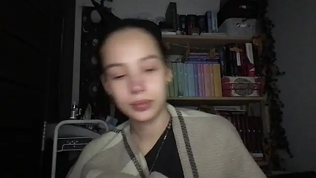 Yuna5343 Chat XXX in diretta