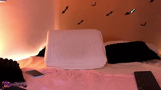 XXX chat uživo modela Melifluaa