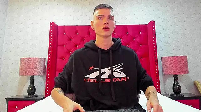 NickWild:  απευθείας συνομιλία ΧΧΧ