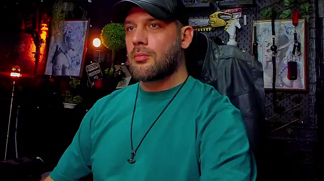 צ'אט XXX בשידור חי של LexHardy