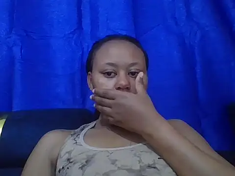 Chat XXX en directo de IvoryMus