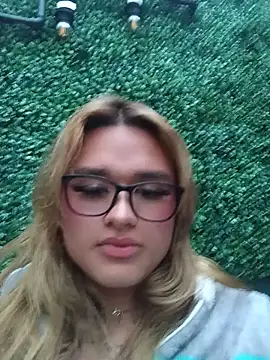 צ'אט XXX בשידור חי של Lilit_doll_