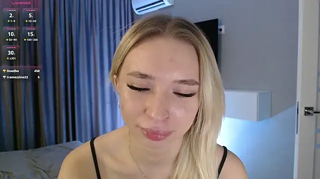 Czat XXX na żywo – Emily_Hartt