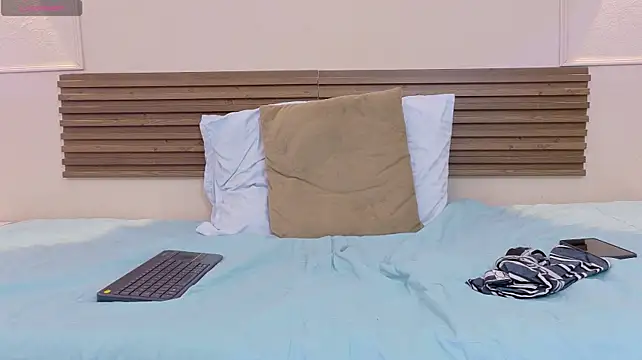 XXX chat uživo modela Max_saenz