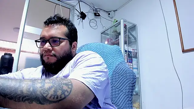 VINCEDMAGLIOO's Live XXX Chat