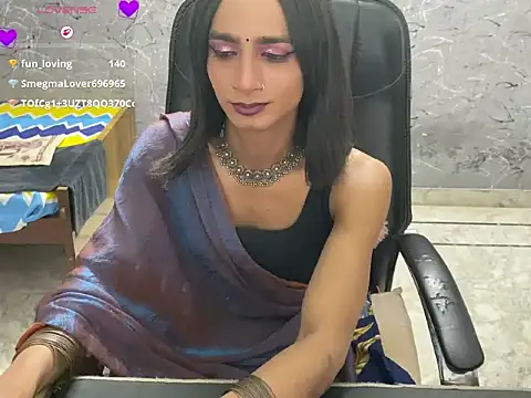 LuvLayla XXX чат на живо