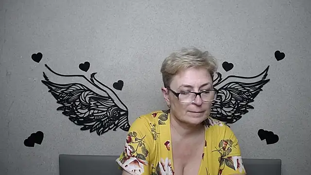 EmiliaGree's Live XXX Chat