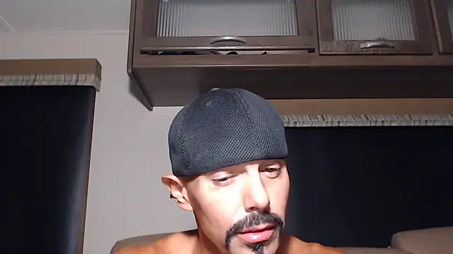צ'אט XXX בשידור חי של ThickD2C
