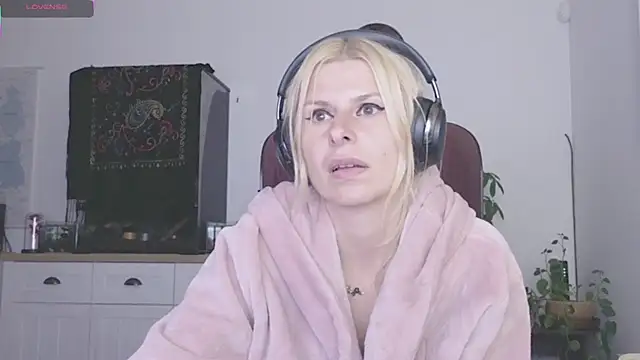 karmija's Live XXX Chat