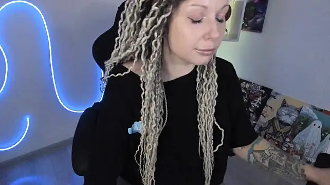 HoneySallyMoore Adlı Modelin Canlı XXX Sohbeti