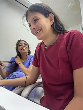 Chat +18 de Mia_Alanna ao vivo