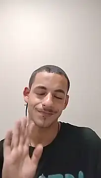 הופעת וובקאם של momo0208