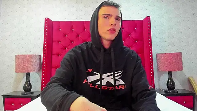 Chatroom XXX en direct de NickWild