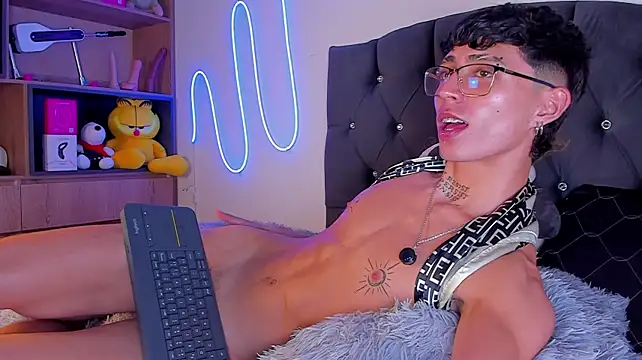 Онлайн чат XXX Maiky__Cooper01