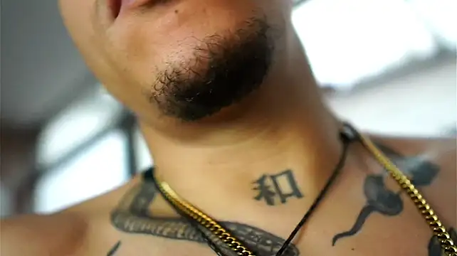 AlphaMasterXxx 现场XXX聊天