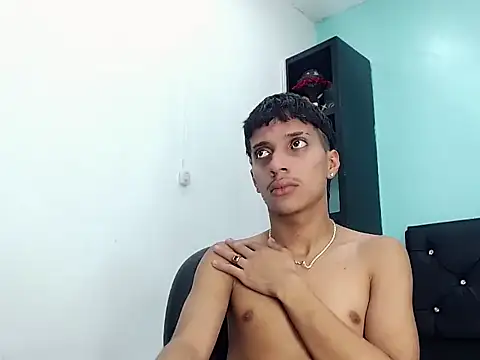 Онлайн чат XXX brayan__hot__