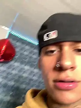 sebass-cadavid's Live XXX Chat