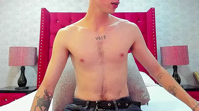 NickWild live XXX chat