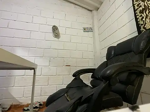 Max_TheHorseDick 라이브 XXX 채팅