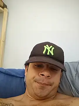 Chat +18 de moreno18rn ao vivo