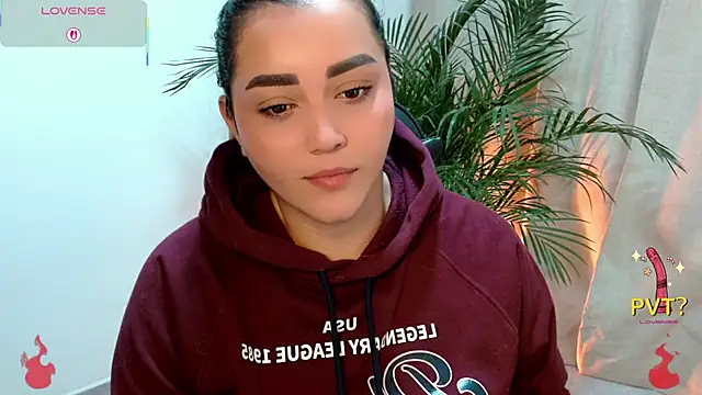 Chat +18 de Lucia_star__ ao vivo