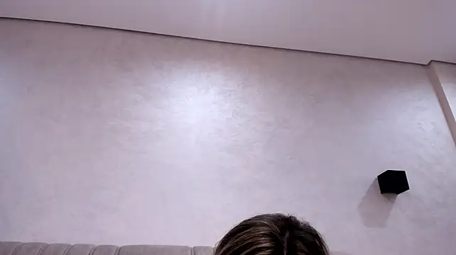 TinyKim_ élő XXX-chatje