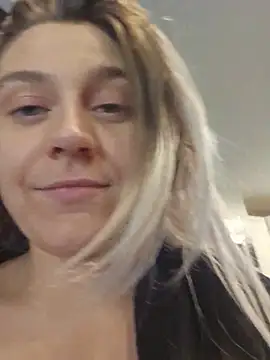 XXX chat uživo modela ScarletsWeb