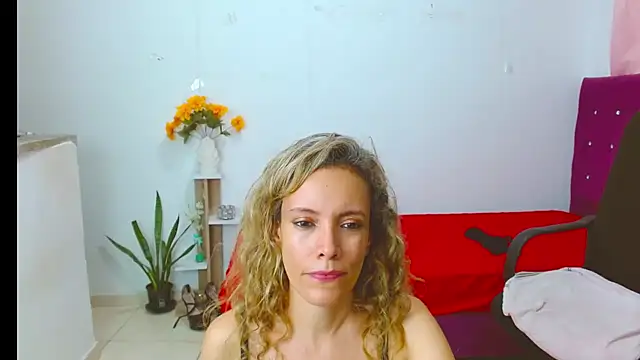 chantalsemenova1 XXX чат на живо
