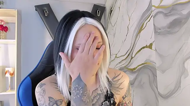 AnnyThompson_ Chat XXX in diretta