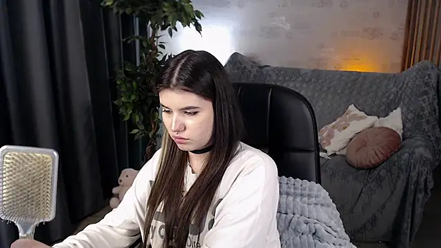 AnoraDarkk XXX чат на живо