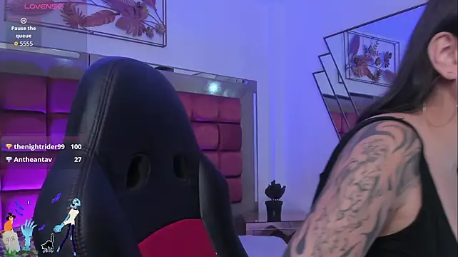 SaskiaGrendel Chat XXX live