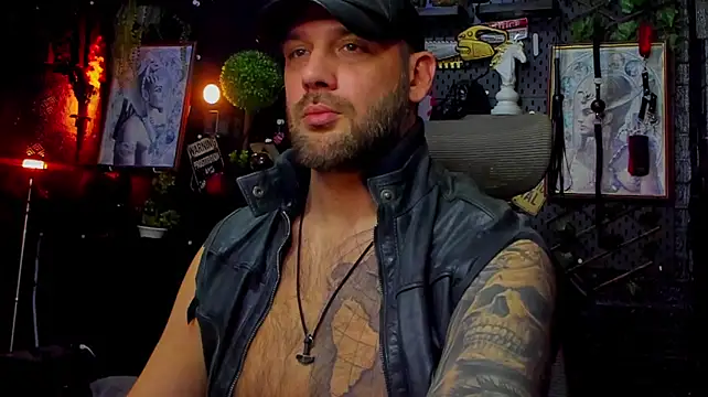 צ'אט XXX בשידור חי של LexHardy