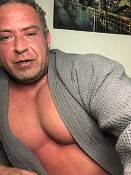 Pokazy przed kamerką – Pierre98767