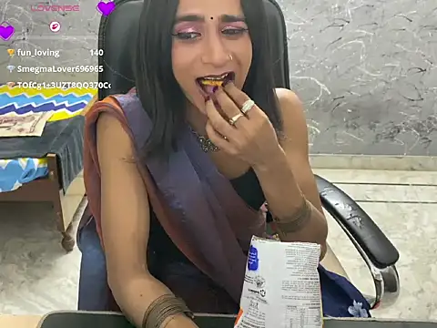 LuvLayla 现场XXX聊天