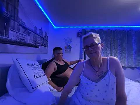 Curvy-Jinx élő XXX-chatje