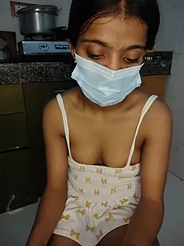 Chat +18 de mini-cutie ao vivo