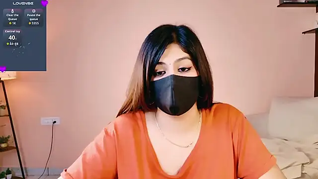 Chat +18 de Mysterious_krishaa ao vivo