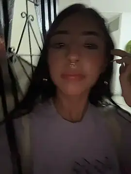 Mirandaa_Rogers' Live XXX Chat