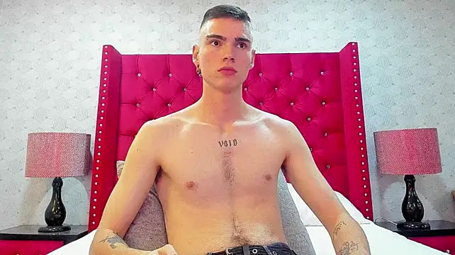 XXX chat uživo modela NickWild