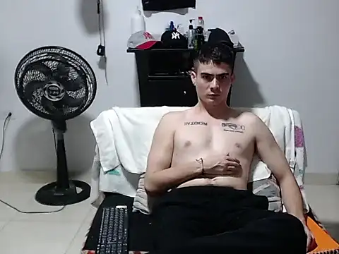 Zac_Efront Show in webcam