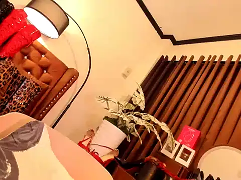 MissChalanieFox Chat XXX live
